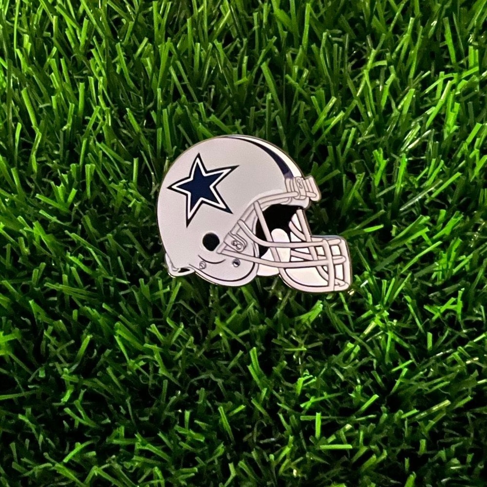 Dallas Cowboys helmet pin